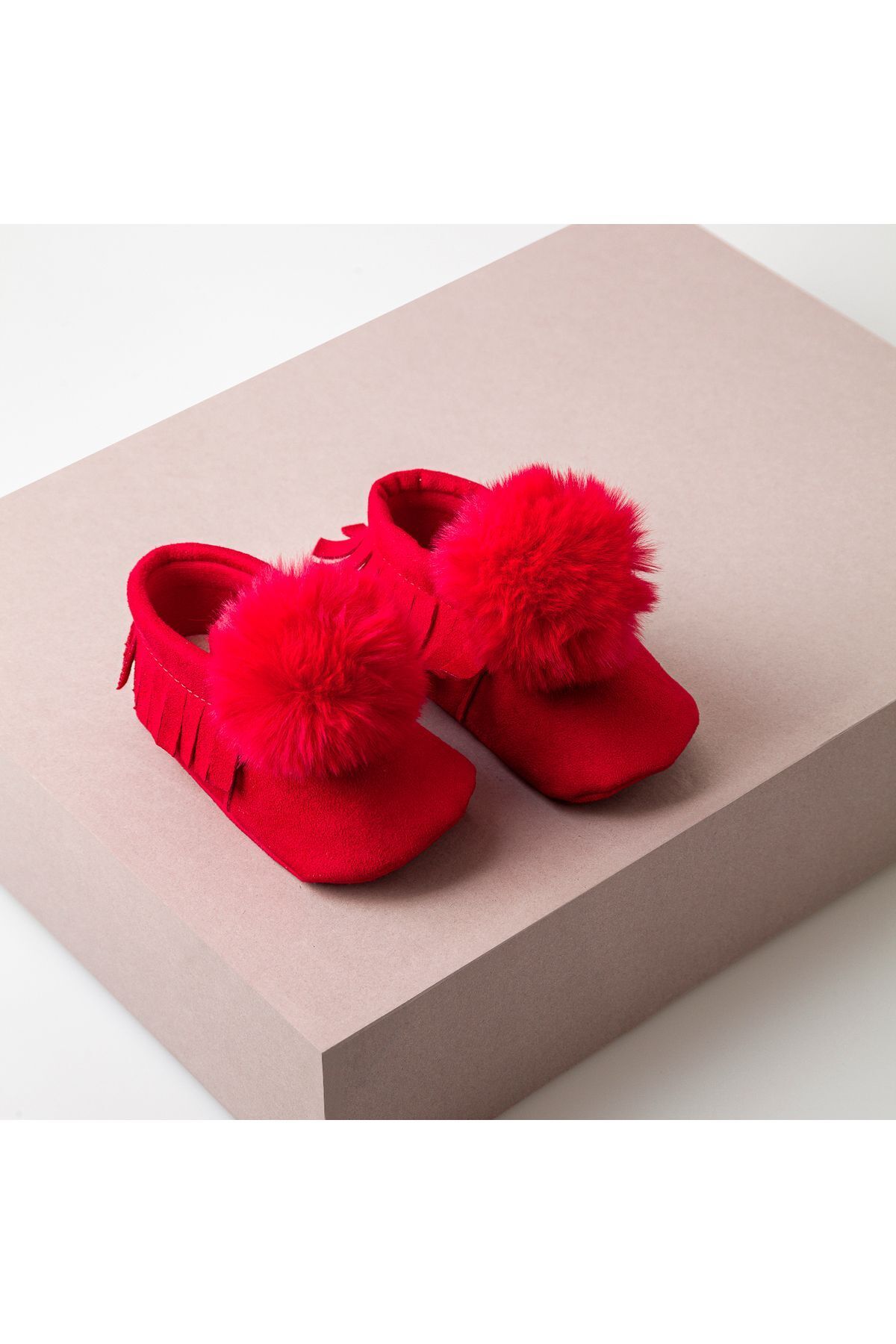 Kırmızı Ponponlu Kız Çocuk Makosen