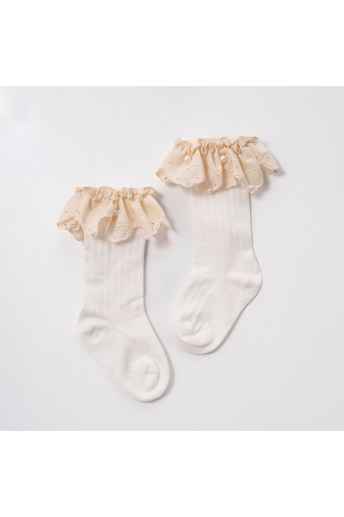 Fistolu İnci Detaylı Çorap