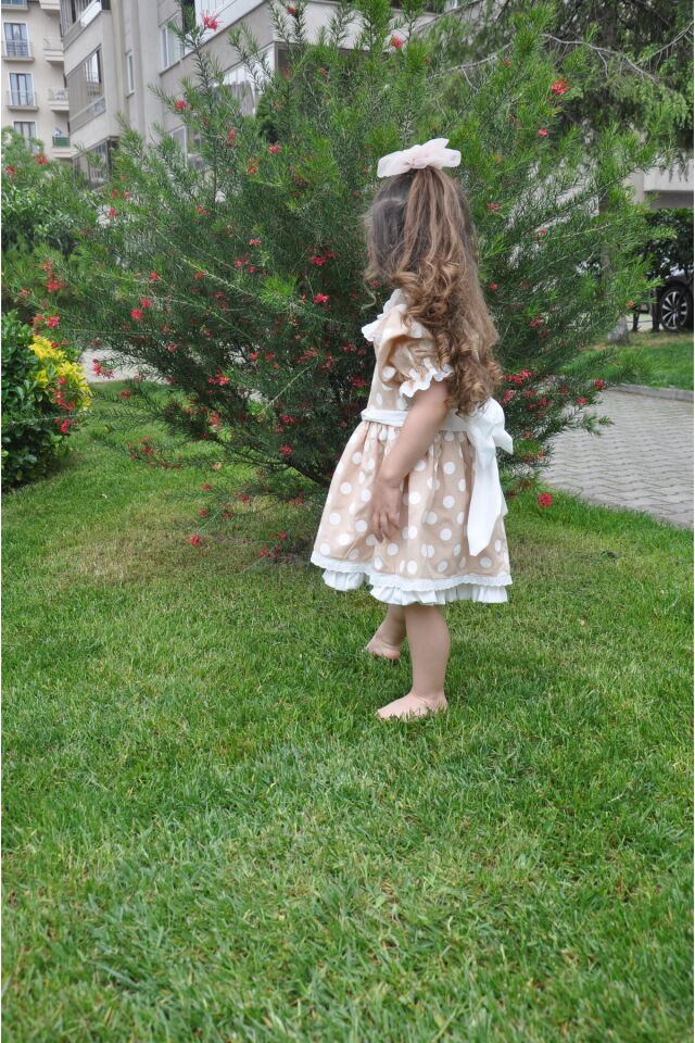 Puantiyeli Bebe Yakalı Arkası Fiyonklu Kız Çocuk Elbise