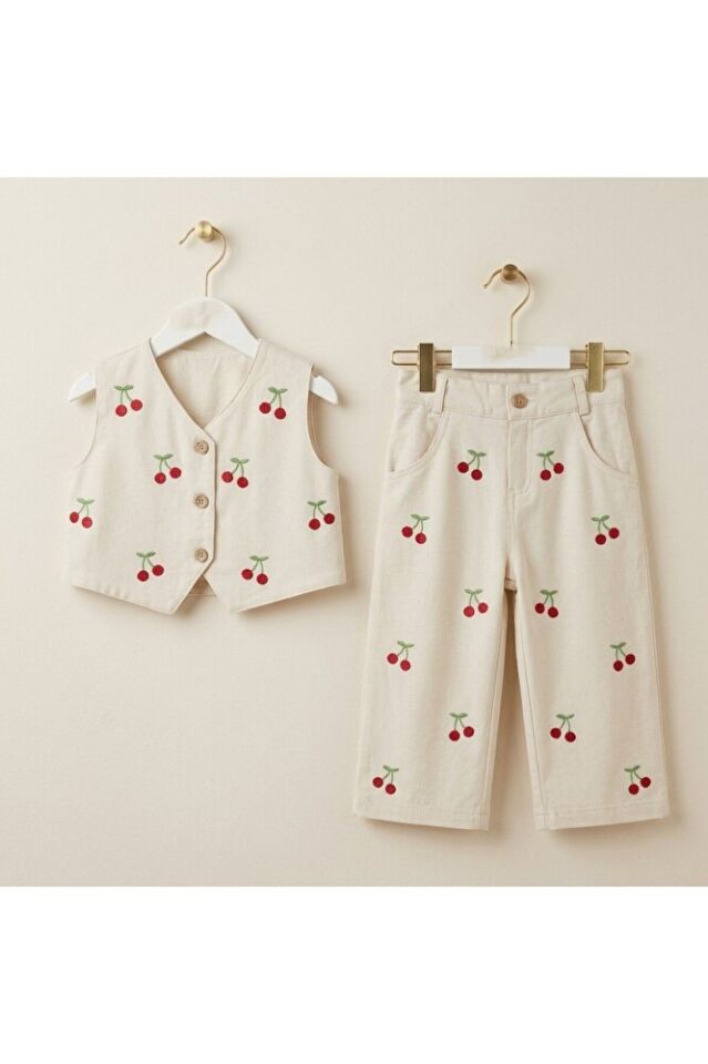 Cherry Lady Kiraz Nakışlı Kız Çocuk Keten Yelek Pantalon Takım 3 Yaş