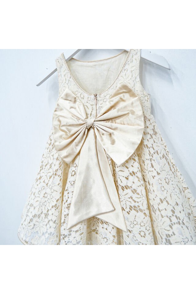 Perla Dantelli Arkası Fiyonklu Kız Çocuk Elbise