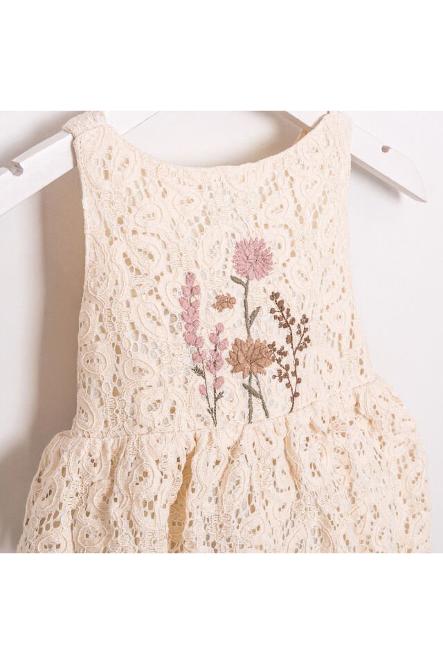 Nakışlı Arkası Çapraz Bağlamalı ve Çanta Aksesuarlı Kız Çocuk Dantel Elbise